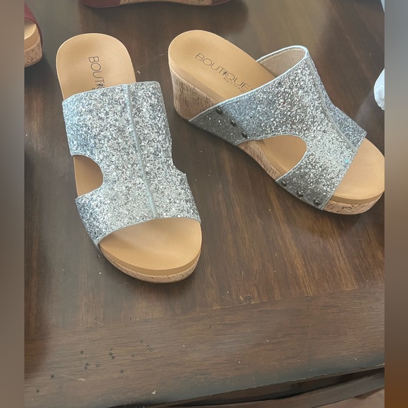 Corkys Oasis - Picture 2 of 2